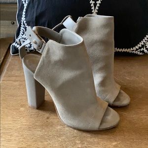 Sand colored suede VINCE heels